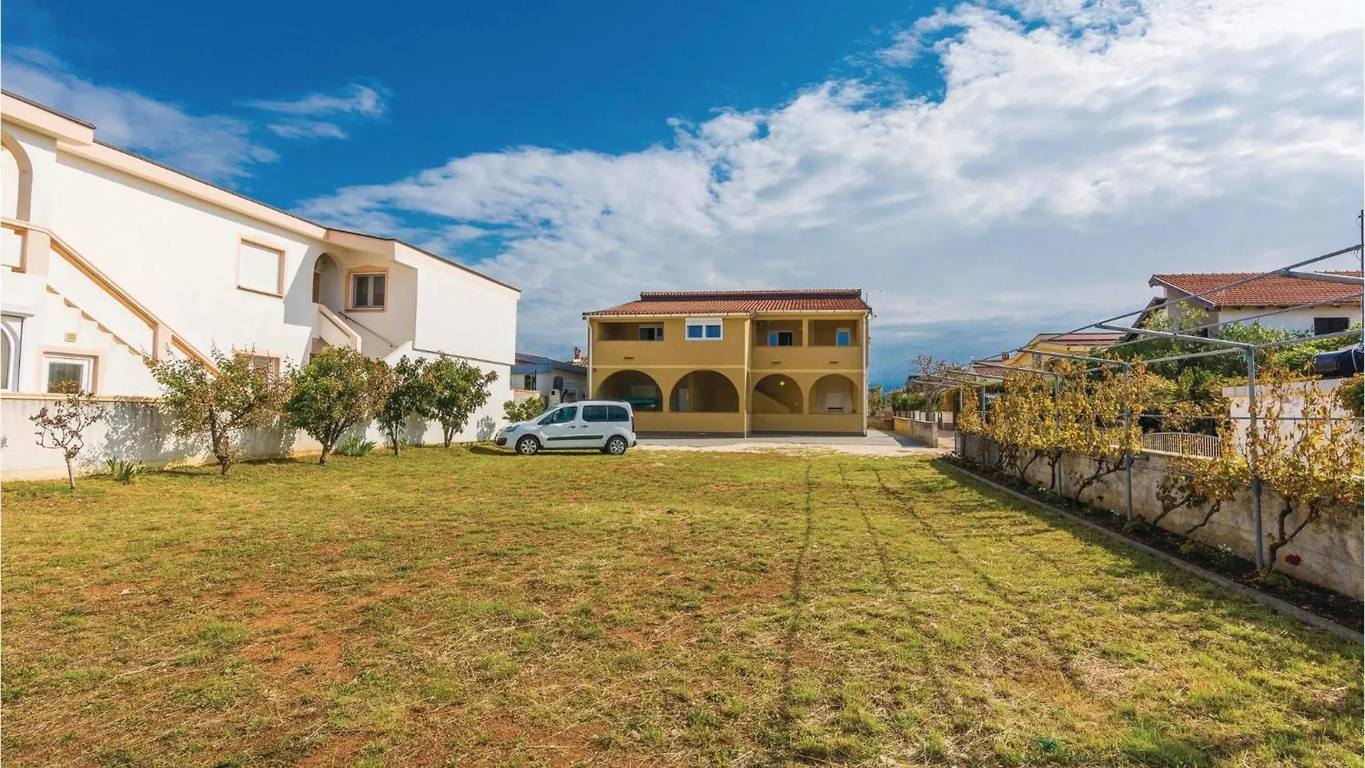 2 Bedroom Gorgeous Apartment In Vir