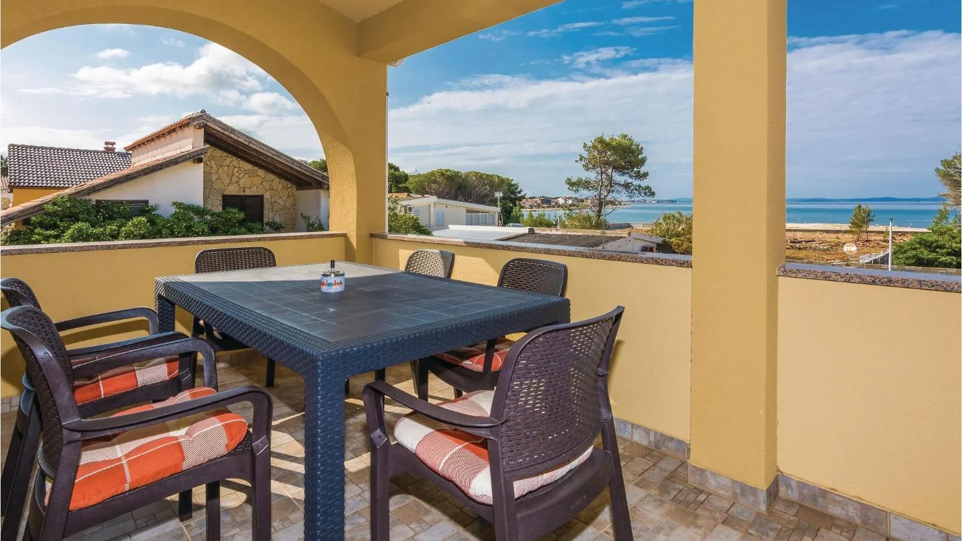 2 Bedroom Gorgeous Apartment In Vir